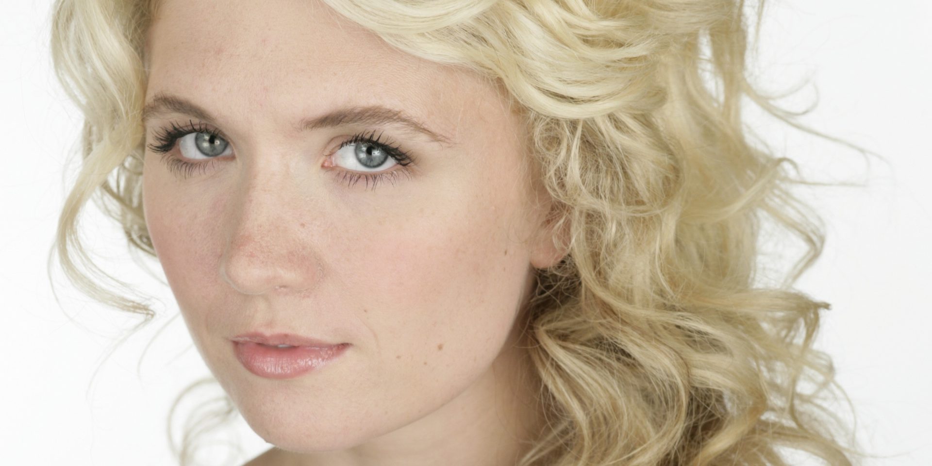 Scarlett Strallen